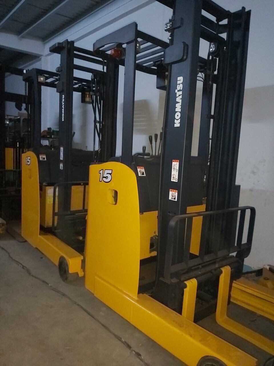 xe nân điện Komatsu đứng lái 1,5 tấn FB15RL-15.jpg (213 KB)